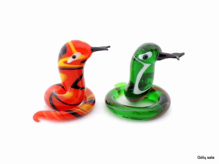 Suvenyras stikline gyvate