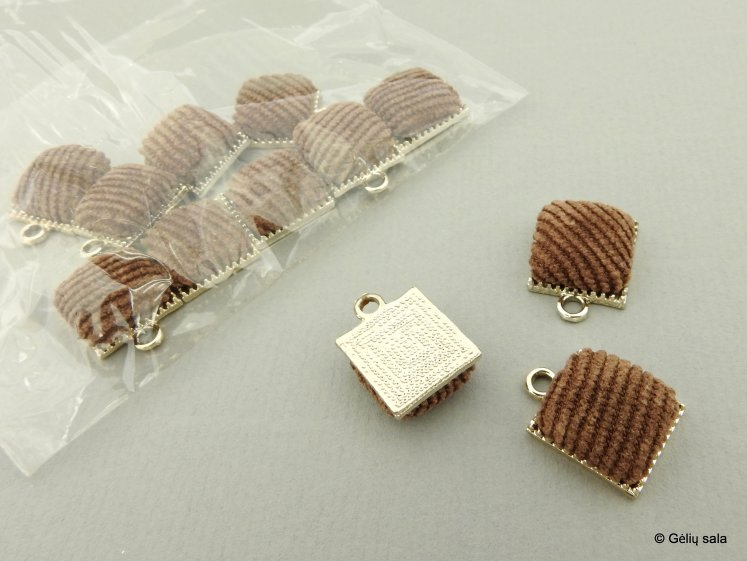 Kvadratinis velvetinis...